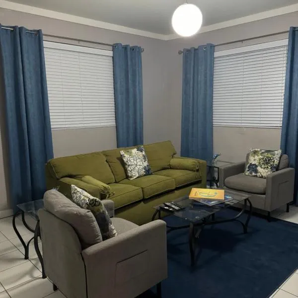 Kozy Bahamas Getaway 18 mins from Airport & USA Embassy，位于拿骚的酒店