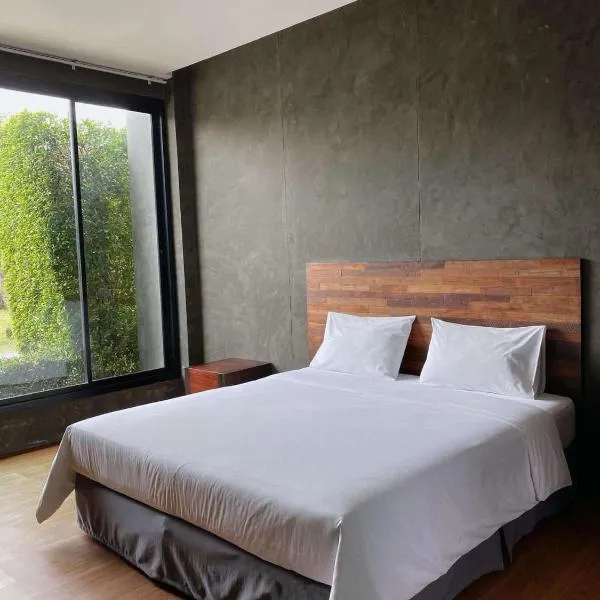 boomresort，位于Ron Phibun的酒店