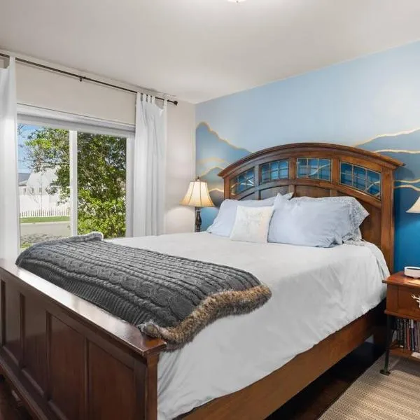 Charming and Cozy Private Home Walking Distance to Downtown，位于卡利斯佩尔的酒店