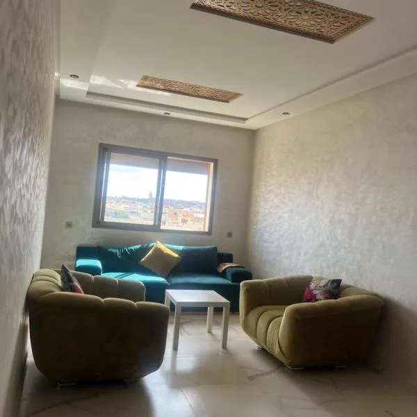 Bel appartement à louer sur bouznika de 117 m2，位于布兹尼盖的酒店