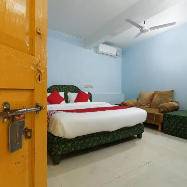 Hotel O Sandhra Apartments，位于Pūvār的酒店