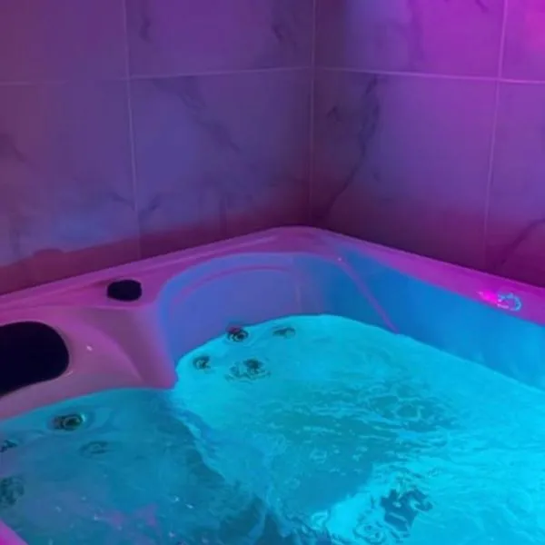 Maison Spacieuse Jacuzzi Wifi Netflix，位于Quiévrechain的酒店