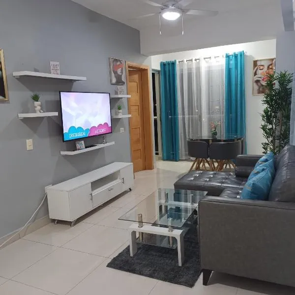 Simply the most comfortable place next to Boca Chica beach，位于博卡奇卡的酒店