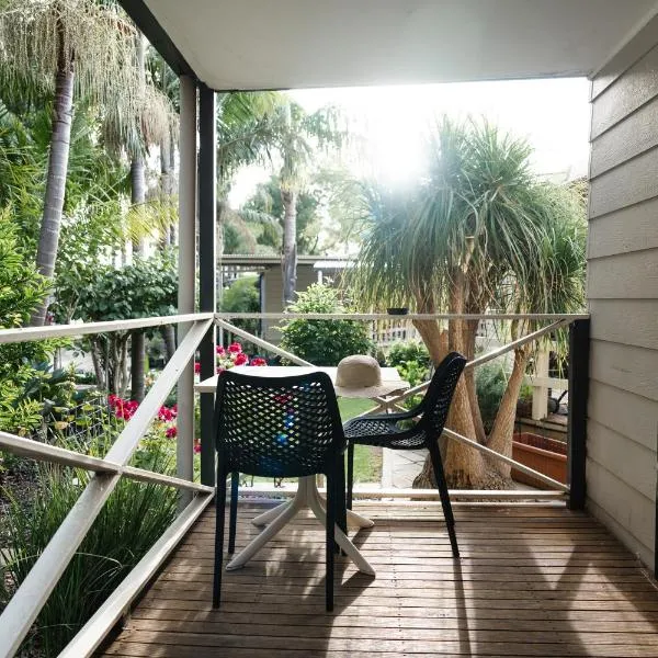 Highway 1 Holiday & Lifestyle Park，位于Bolivar的酒店