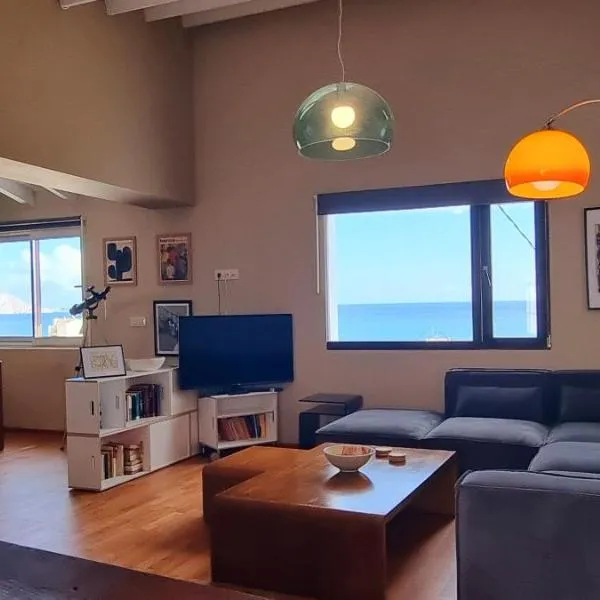 Casa en Casco Antiguo con vistas al mar，位于阿尔啼的酒店
