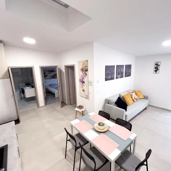 CDP Apartman 5，位于下厄尔什的酒店