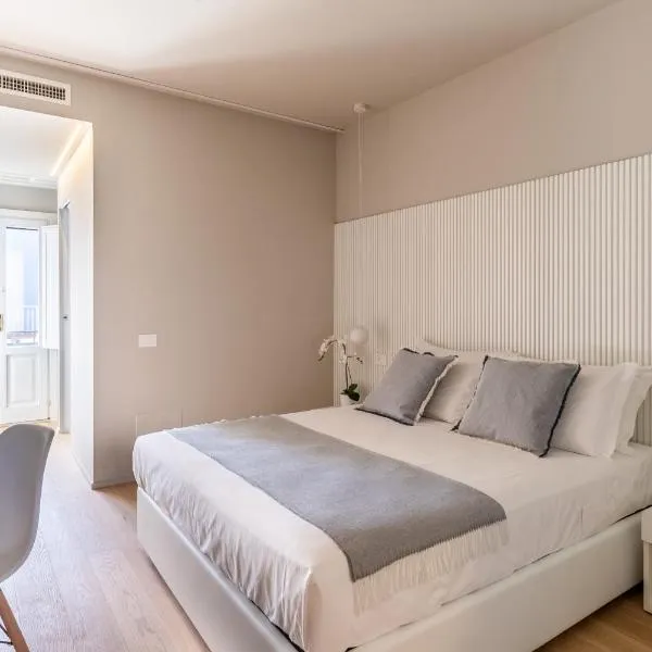 Dimora Bramante Rooms，位于雷卡纳蒂港的酒店