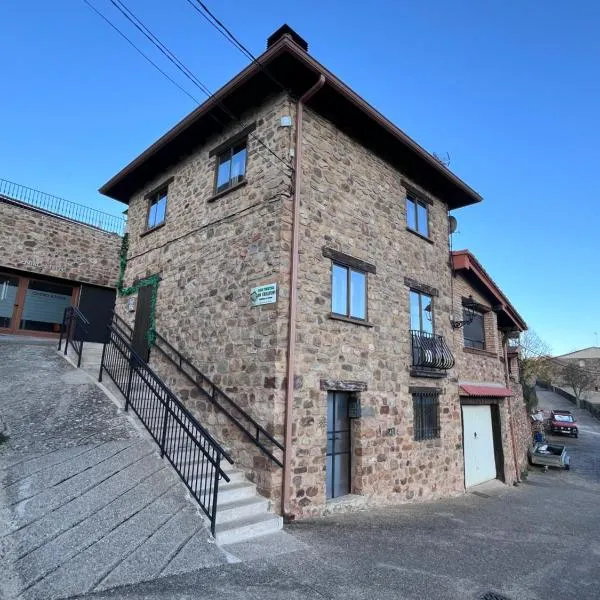 Casa turística ''Los chaleco'' en Lumbreras con terraza privada.，位于Lumbreras的酒店