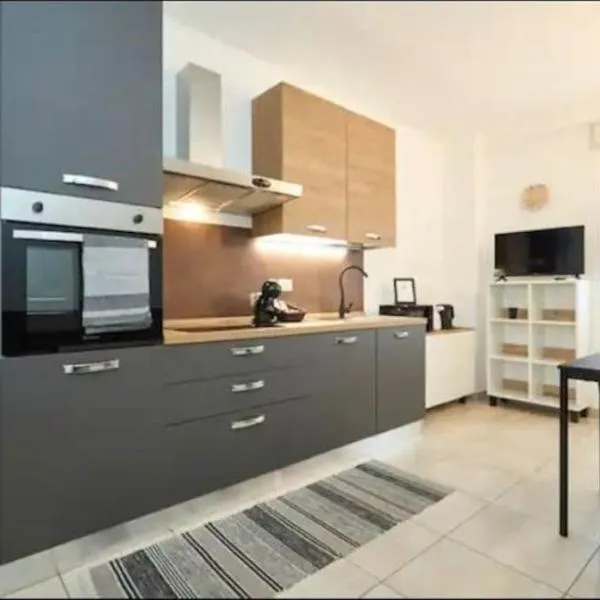 Casa Vittoria Privacy&Relax alle porte di Milano，位于Pioltello的酒店