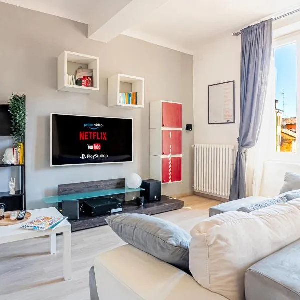 Luxury Apartment next to the Francescana，位于摩德纳的酒店