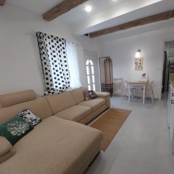 KukoriQ 2 Apartman，位于希克洛什的酒店