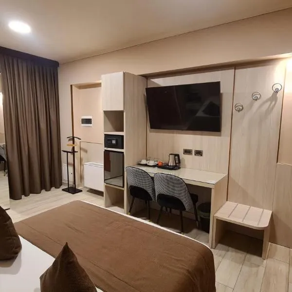 Hotel Lenotel，位于莱诺的酒店