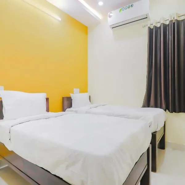 Hotel O Home Sri Balaji Luxary Rooms Near Inorbit Mall Cyberabad，位于海得拉巴的酒店