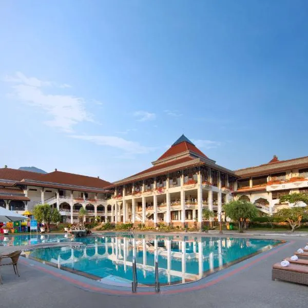 Royal Hotel and Villa Batu，位于巴图的酒店