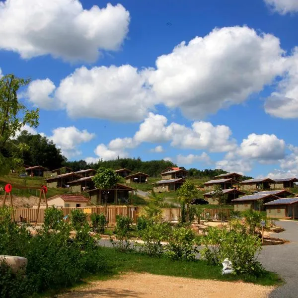 Terres de France - Les Hameaux de Pomette，位于Marminiac的酒店