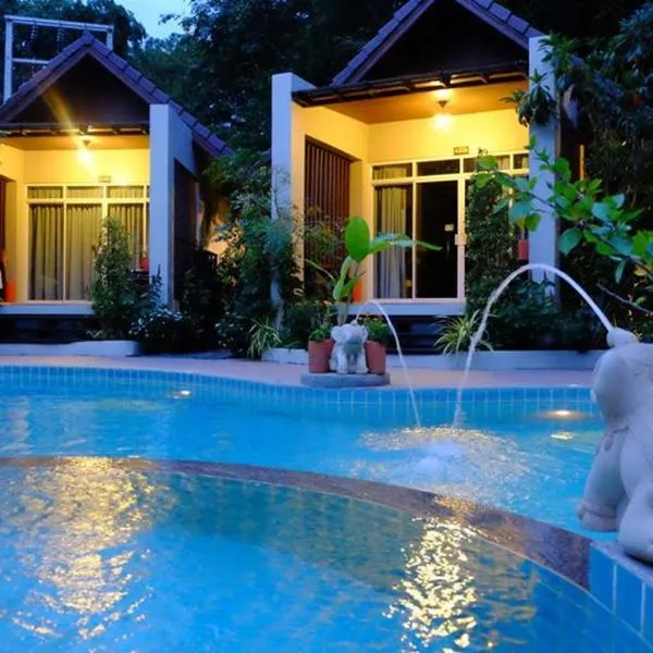 班巴生奥海滩度假酒店，位于Thong Chai的酒店