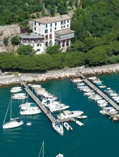 Hotel Paradiso Portov enere，位于韦内雷港的酒店