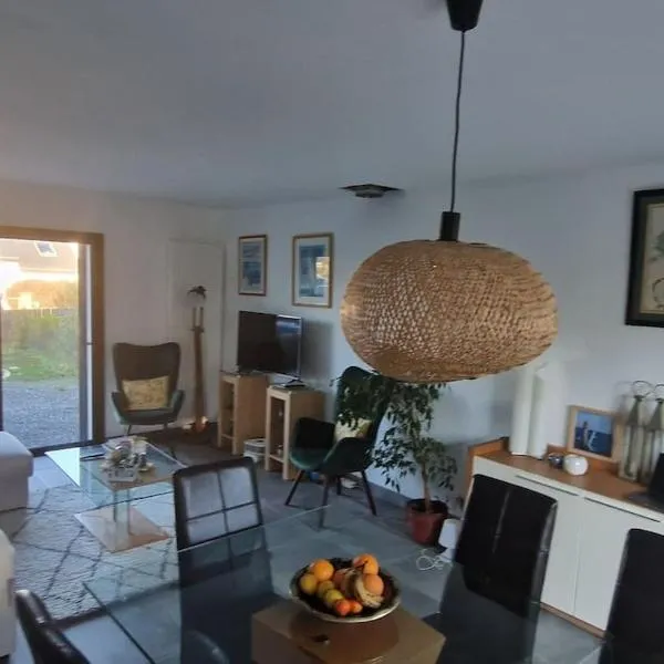 Maison moderne et chaleureuse, emplacement idéal，位于阿尔宗的酒店