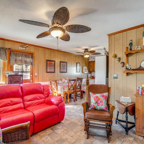 Kill Devil Hills Vacation Rental, Walk to Beach!，位于斩魔山的酒店