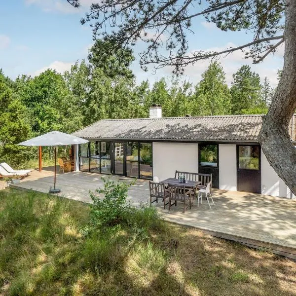 2 Bedroom Awesome Home In Vig，位于比戈的酒店