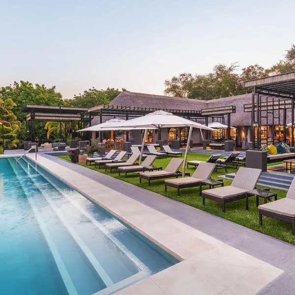 乔贝水域山林小屋，位于Kasika的酒店