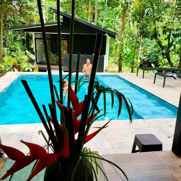 Finca Ardilla Jungle Lodge，位于Hone Creek的酒店