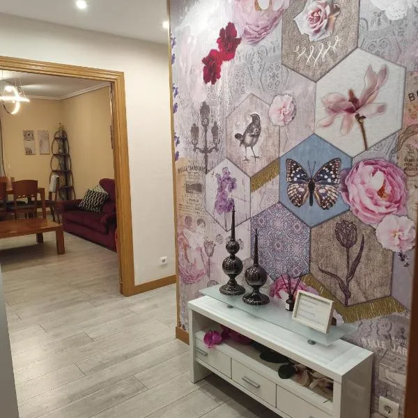 apartamento de tres dormitorios con garaje y todos los servicios cerca，位于布尔戈斯的酒店