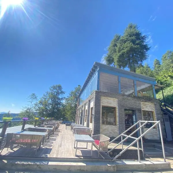Cooee Himalaya Resort & Spa，位于纳加阔特的酒店