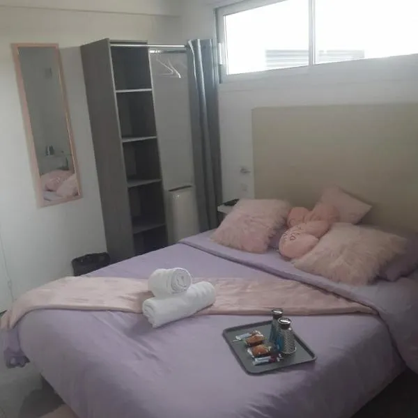 Love Room Douceur，位于弗朗斯地区特朗布莱的酒店
