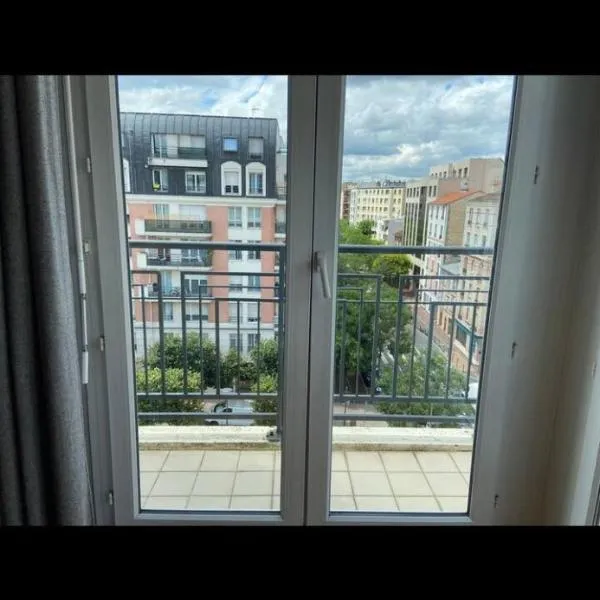 Beau studio avec vue sur Paris，位于默东的酒店