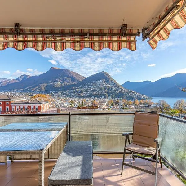 Imperial of Lugano 4 with a lake view behind the station and 10 min from the lake，位于卢加诺的酒店