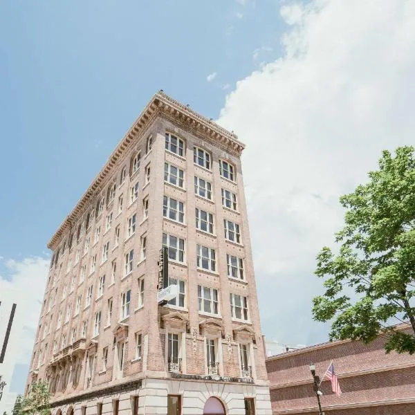 The Esquire Hotel Downtown Gastonia, Ascend Hotel Collection，位于加斯托尼亚的酒店