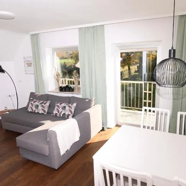 NATURBLICK Apartments 3 Moderne Ferienwohnung mit Balkon，位于Grebenhain的酒店