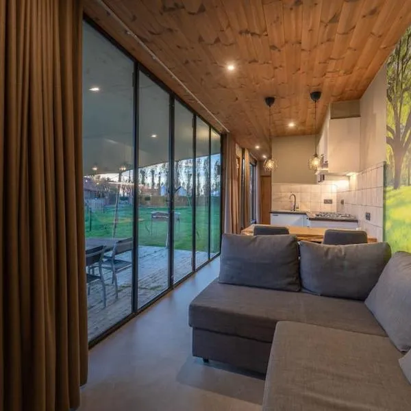 Tiny House 't klein geluk dichtbij Brugge met fiets'，位于Wingene的酒店