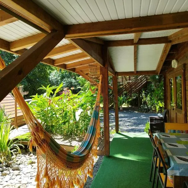 Insolite Arawakane Gîtes du Manial chalet，位于黑角的酒店