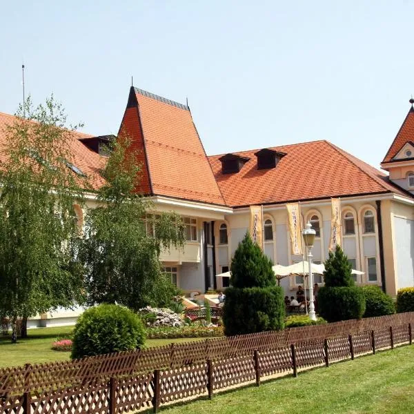 总统酒店，位于Horgoš的酒店