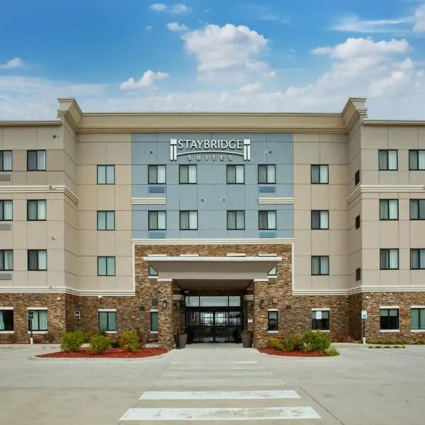 Staybridge Suites - Ames by IHG，位于埃姆斯的酒店