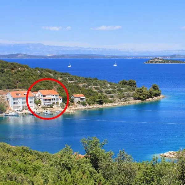Apartments by the sea Zaglav, Dugi otok - 23204，位于萨利的酒店