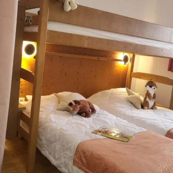 Appartement proche piste et près de l'Ecole de Ski，位于尚鲁斯的酒店