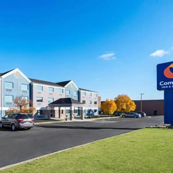 Comfort Inn & Suites Mason City - Clear Lake，位于梅森城的酒店