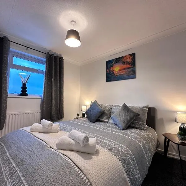 Detached 3-Bedroom Home in a Quiet Derby Neighbourhood in Mickleover，位于德比的酒店