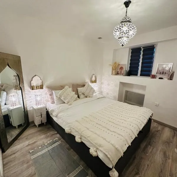 Charmante suite Marrakech，位于坎尼斯伊克鲁斯的酒店