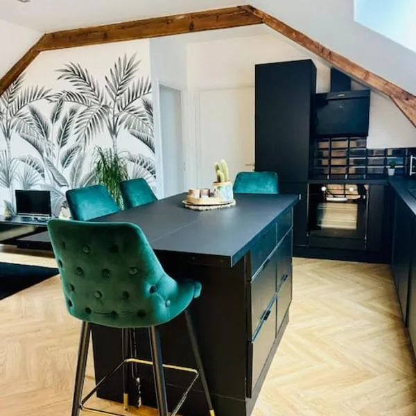 L Emeraude，位于蒙吕松的酒店