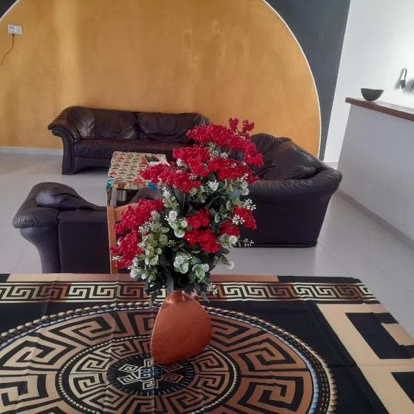 Appartement familial spacieux avec climatisation，位于济金绍尔的酒店