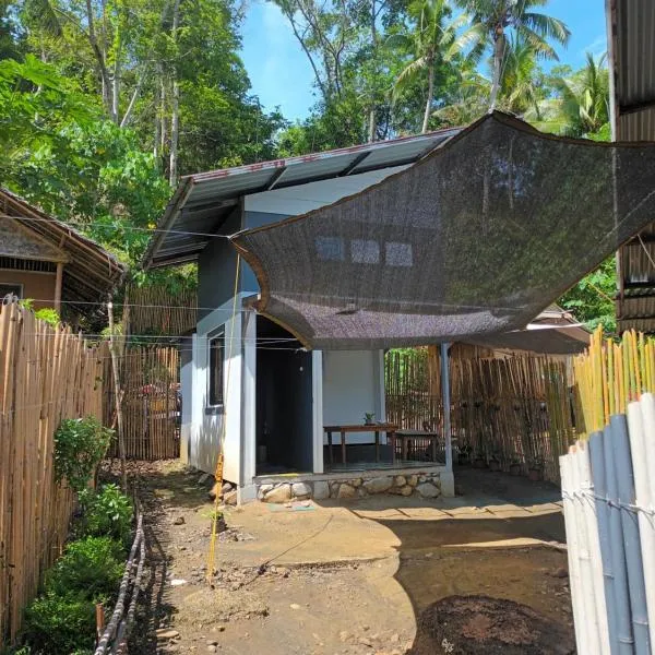 Tupi's Beachfront Minihouse，位于Bacungan的酒店