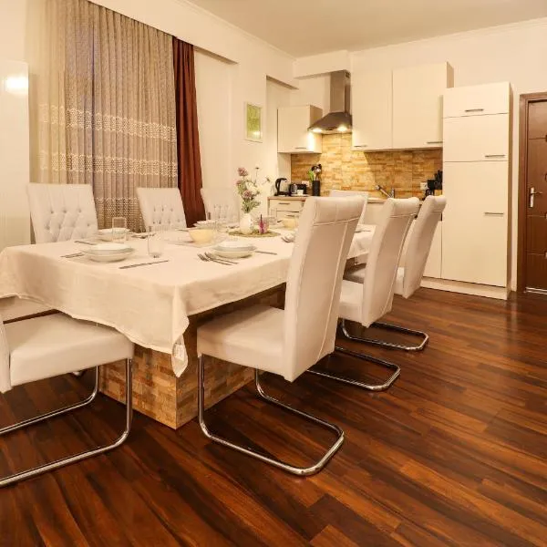 Großes, vollausgestattes Apartment für 5 Personen mit WLAN, vollausgestatteter Küche, Waschmaschine und Trockner，位于克里米乔的酒店