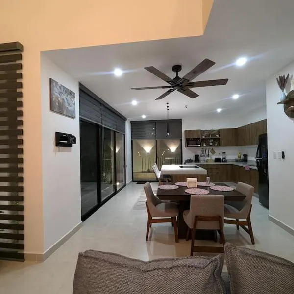 Residencia en Mérida, Yucatán，位于梅里达的酒店