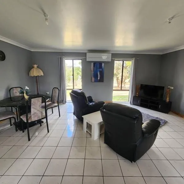 The O'Bryan Cottage，位于Burra的酒店