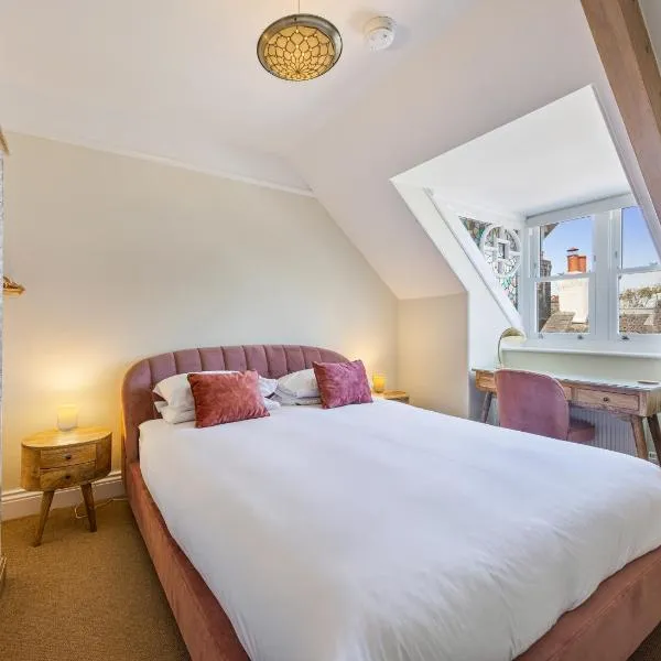 Meldon View - Period Apartment & Roof Terrace，位于查格福德的酒店