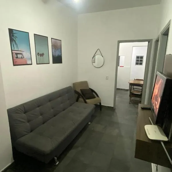 739 Casa 1 · Casa1 - 2 dorm, otima local ,Wi-Fi,Note,Gar, pet，位于坎皮纳斯的酒店
